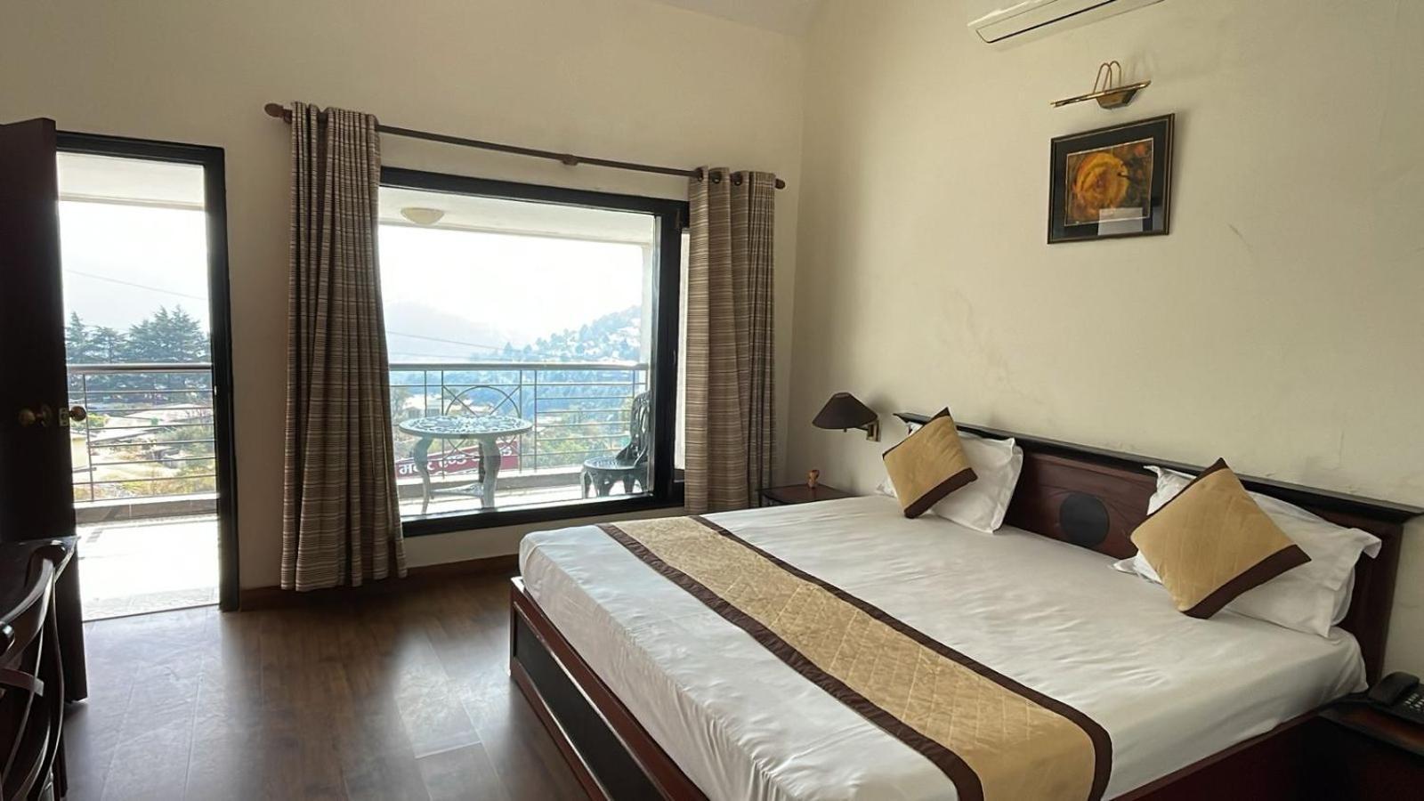 8Fold-Pinecrest By Larisa, Bhimtal Hotell Eksteriør bilde