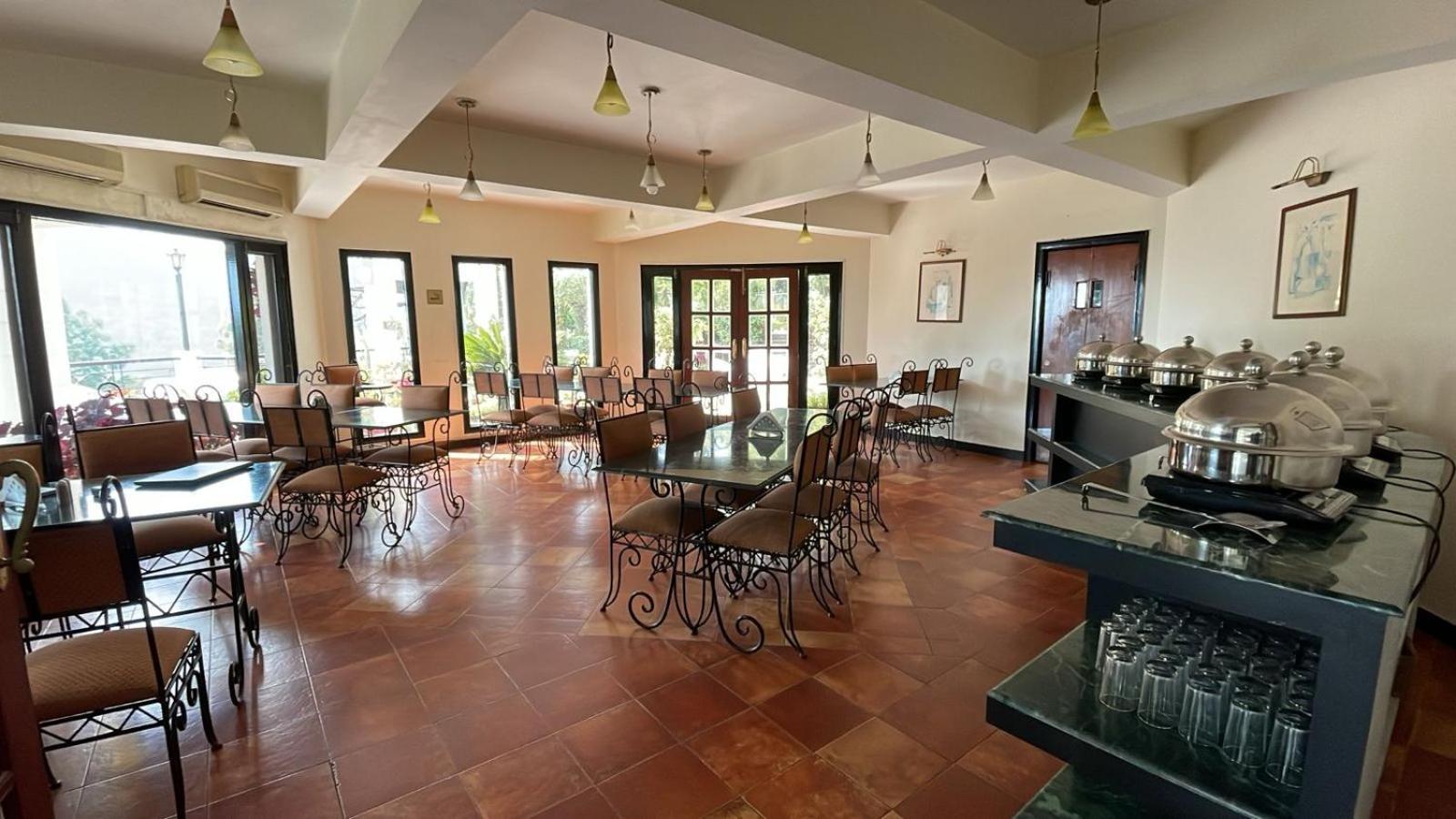 8Fold-Pinecrest By Larisa, Bhimtal Hotell Eksteriør bilde