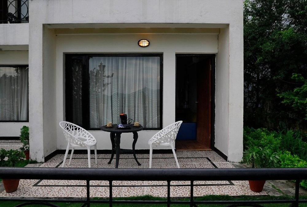 8Fold-Pinecrest By Larisa, Bhimtal Hotell Eksteriør bilde